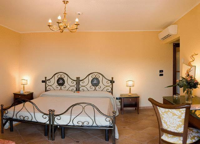 Agostiniana Hotel Santa Teresa Di Riva Eksteriør bilde